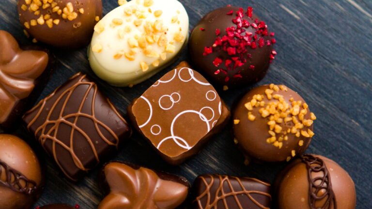 45 Best CHOCOLATE GIFTS 🍫 Gifts They Will Melt For