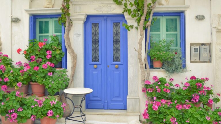 15 Easy Front Door Color Ideas 🚪
