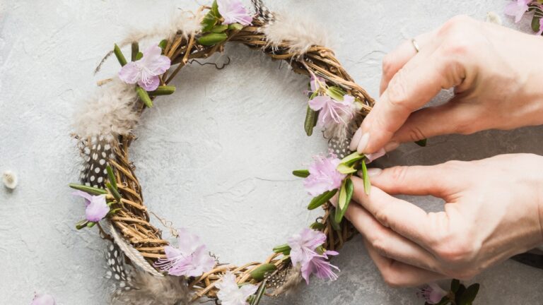 13 Simple Spring Wreath Ideas 🌷