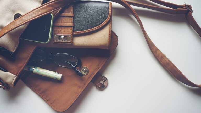19 Top Selling Handbag, Purse & Wallet Shops On Etsy ⭐