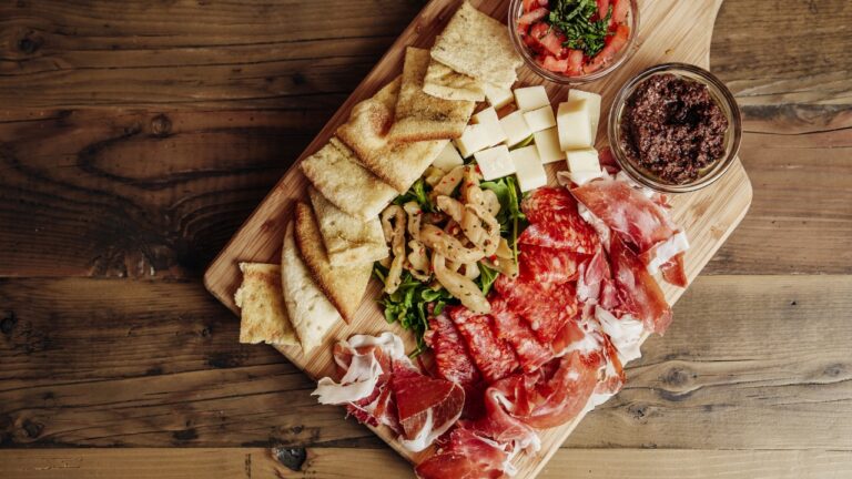 10 Easy Charcuterie Board Ideas That Are Trending Now!