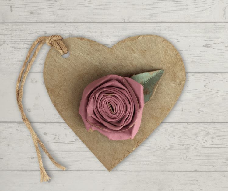 Paper rose gift tags
