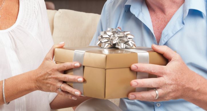 tips for choosing a fathers day gift from wife