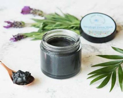 Charcoal Mask With Manuka Honey